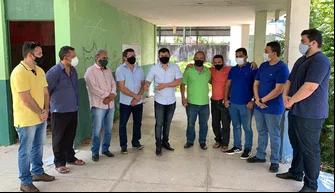 Coordenador regional do PROPIAUÍ, Rubens Vieira visita escolas em Parnaíba.