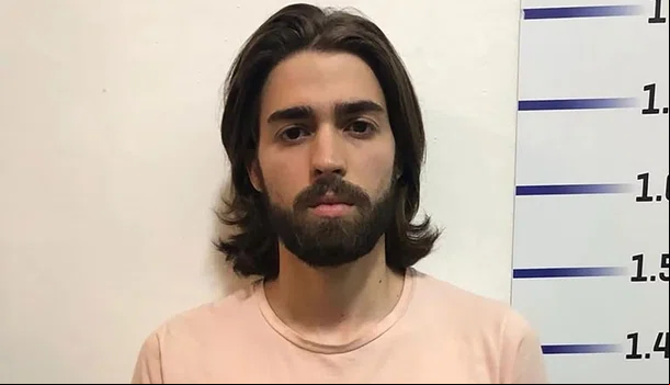 Marcos Vitor condenado por estupro chega a Teresina para cumprir pena