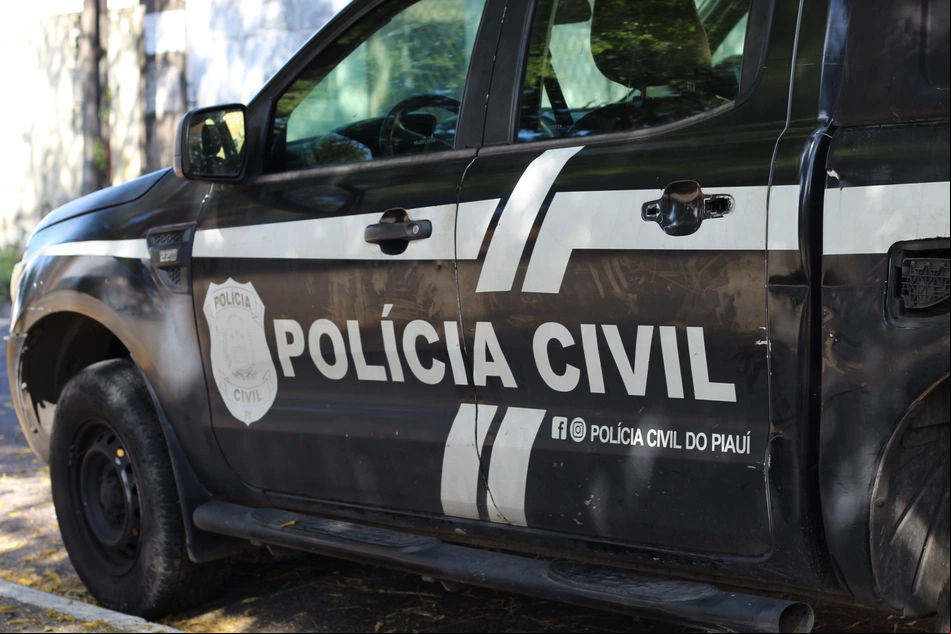 Viatura da Polícia Civil