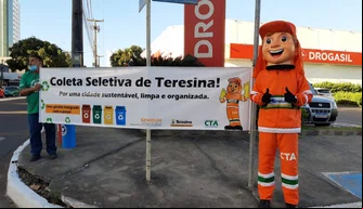 Semduh promove blitz educativa sobre coleta seletiva na zona Leste de Teresina
