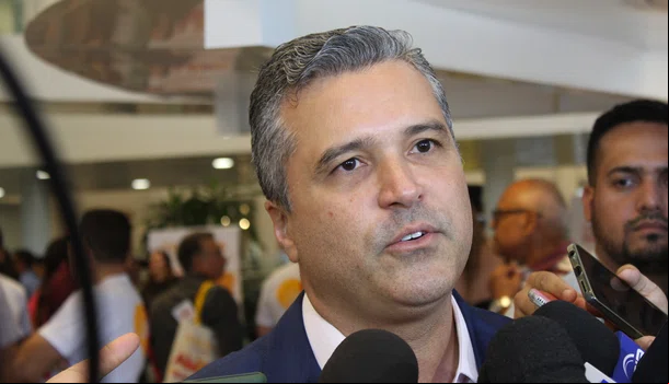 Dr. Vinicius quer descentralização dos serviços de diálise no Piauí