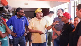 Dr. Pessoa visita obra de drenagem e urbanização no bairro São Francisco