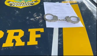 Foragido da Justiça pelos crimes de Estelionato e Corrupção Ativa