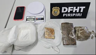 A suspeita tinha 1,6 kg de drogas ilícitas na própria residência