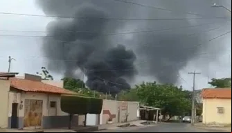 Incêndio atinge fábrica de enchimento de colchões em Teresina