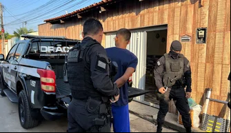 A Polícia Civil do Piauí realizando uma prisão por meio do DRACO